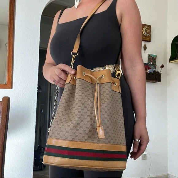 Rehab Bag Vintage Gucci Micro GG Supreme Sherry Line Bucket Bag - Picture 15 of 15